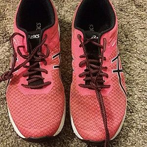 Women's gym shoes